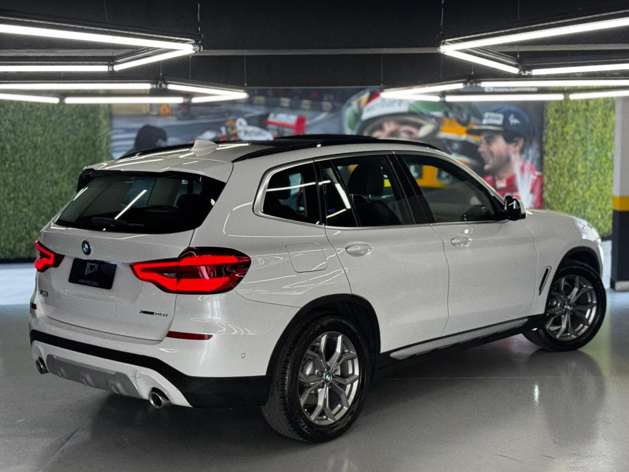 Traseira, outro ângulo da BMW X3